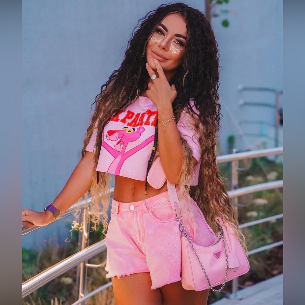 Pink shorts - Picture 3 of 11